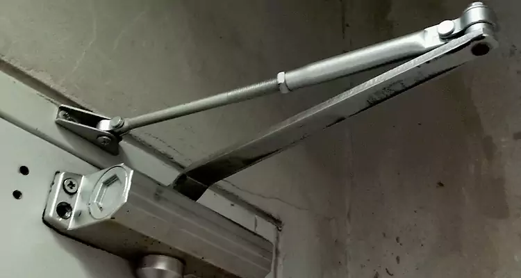 Door Closer Oil Leak Repair in Alafaya, FL